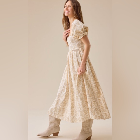 Chic Cream Floral Maxi Dress - Picture 2 of 3